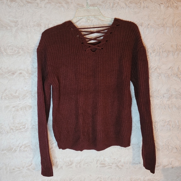 Almost Famous Sweater size Medium Burgundy - Picture 2 of 3